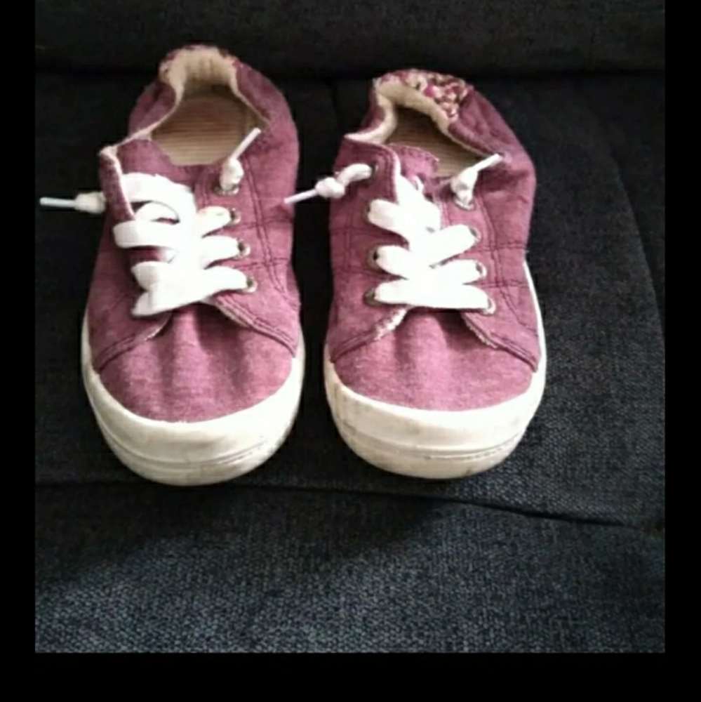 Roxy sneakers